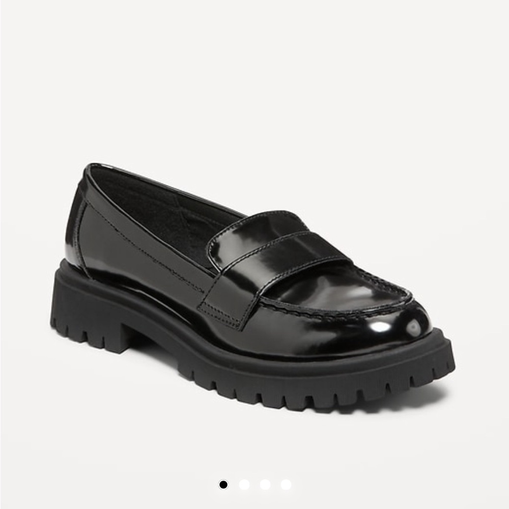 NWOT Old Navy Faux-Leather Chunky Heel Loafers